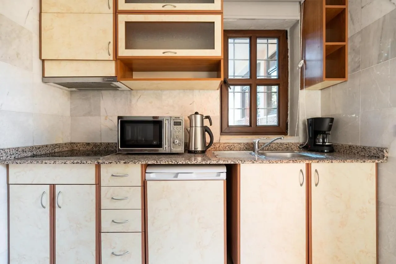 Fascinating Flat Near Hadrians Gate Apartment Antalya