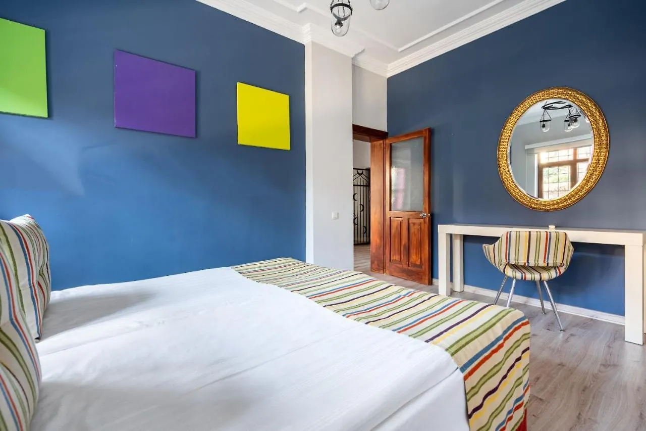 Fascinating Flat Near Hadrians Gate Apartment Antalya