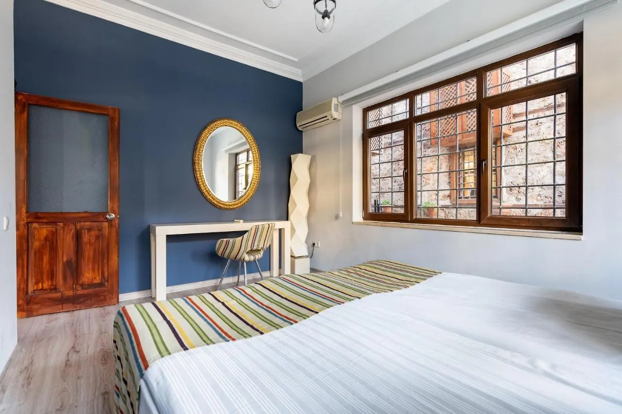 Fascinating Flat Near Hadrians Gate Apartment Antalya