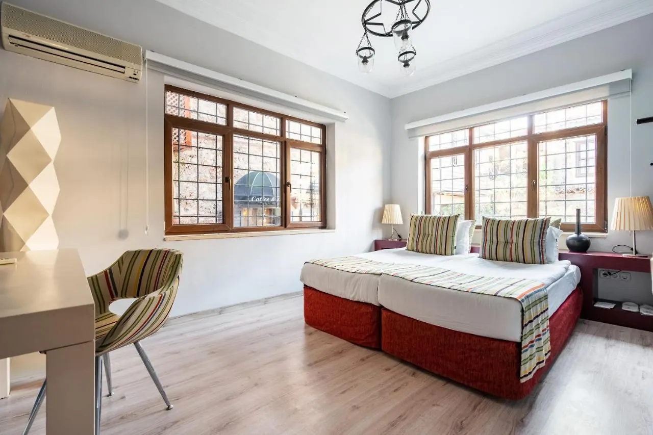 Fascinating Flat Near Hadrians Gate Apartment Antalya