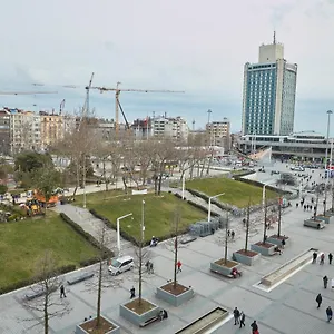 taksim-square-apartment-great-view-luxury.istanbul-turkeyhotels.com/