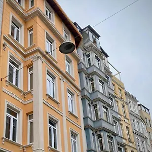 ozkaya-apartments-galata.istanbul-turkeyhotels.com/